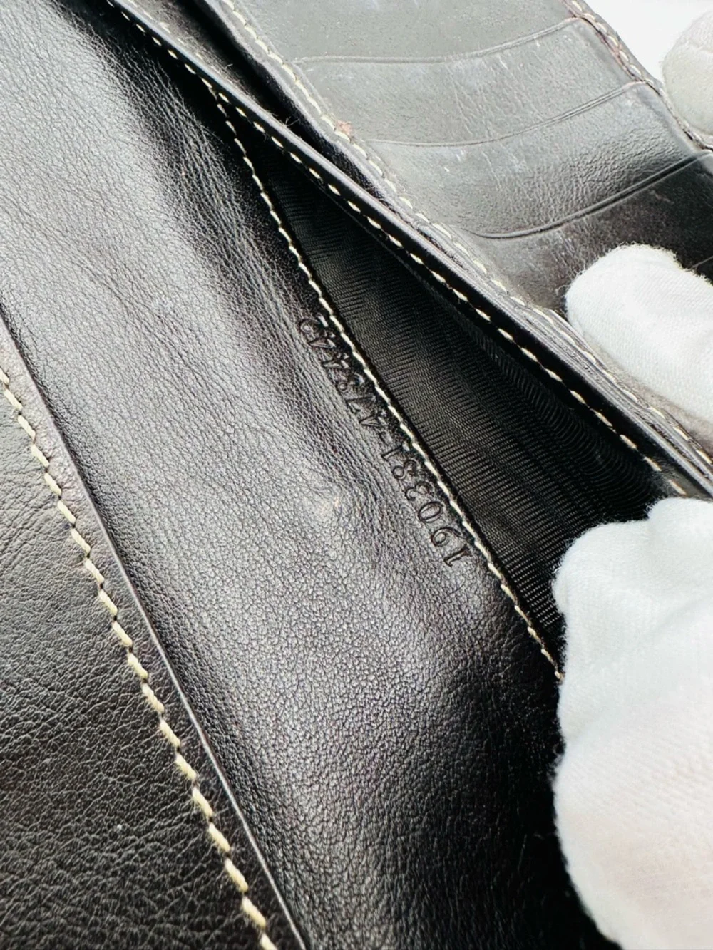 Gucci Long Monogram Flap Wallet - Picture 6 of 13